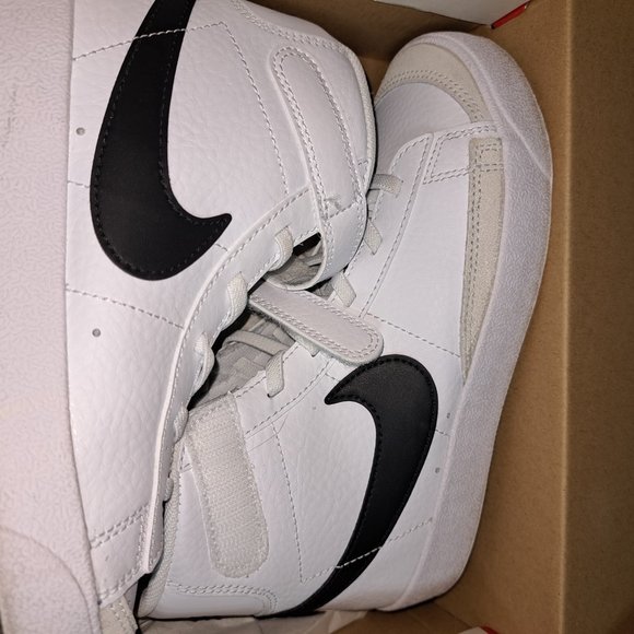 ***SOLD***Nike Blazer Mid '77 Womens 5/Youth 3Y - Picture 2 of 7